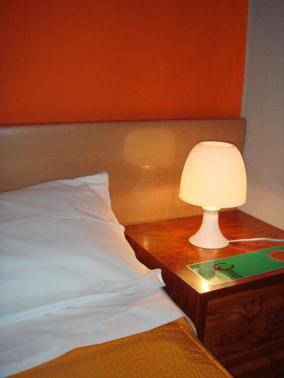 Hostal Escala Luna Salamanca Ngoại thất bức ảnh