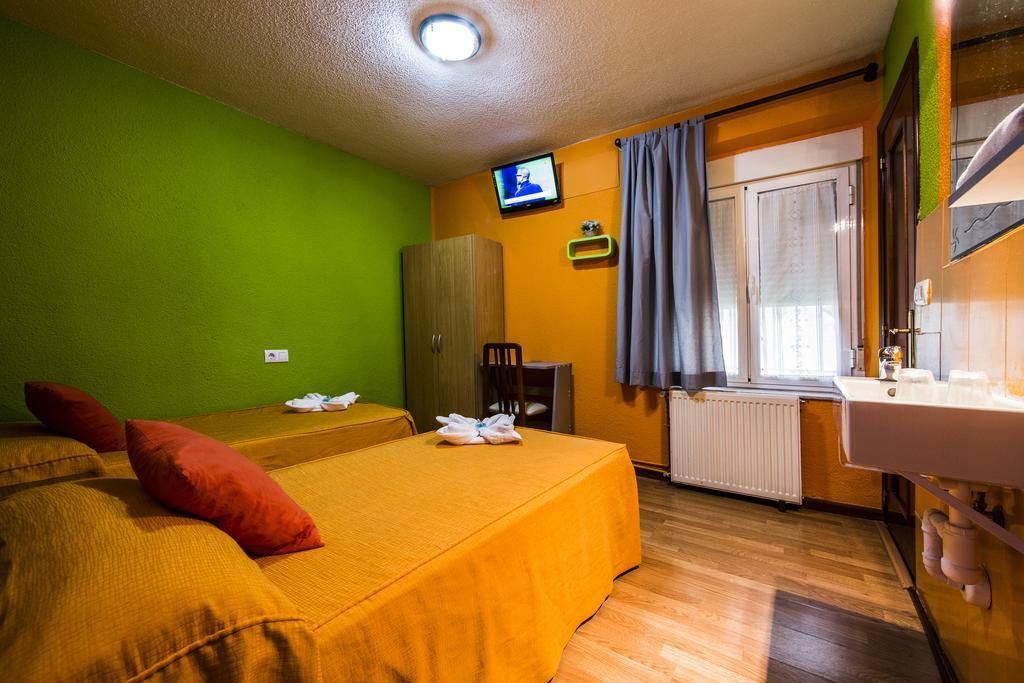 Hostal Escala Luna Salamanca Ngoại thất bức ảnh