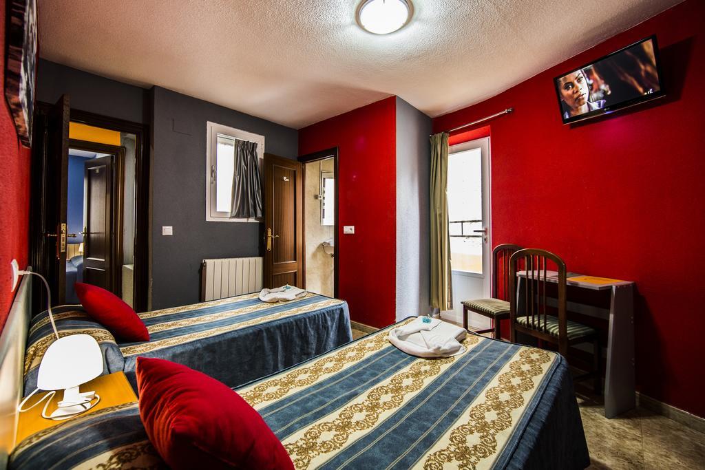 Hostal Escala Luna Salamanca Ngoại thất bức ảnh