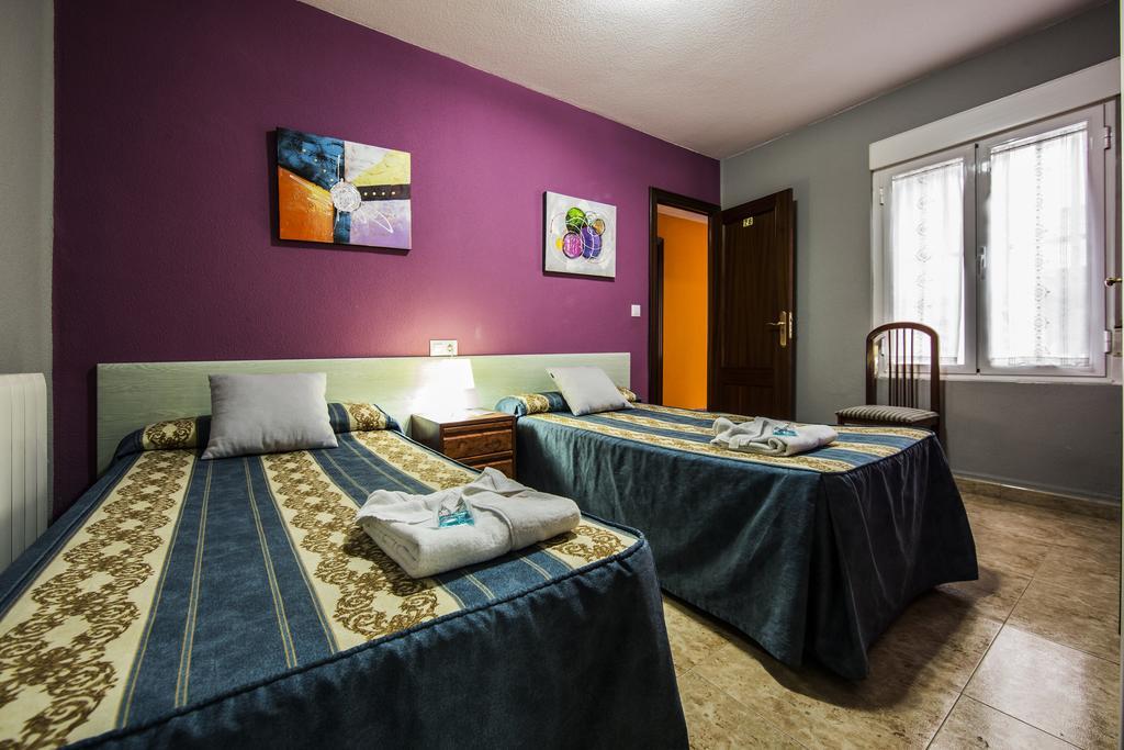 Hostal Escala Luna Salamanca Ngoại thất bức ảnh