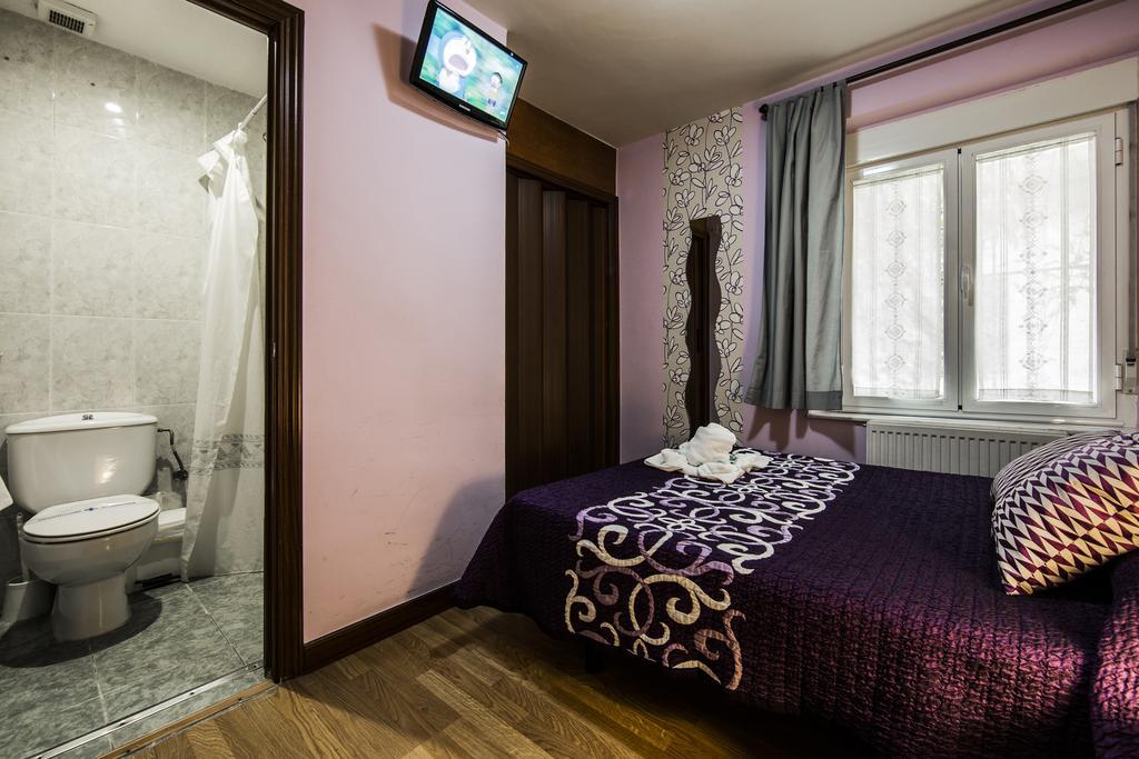 Hostal Escala Luna Salamanca Ngoại thất bức ảnh