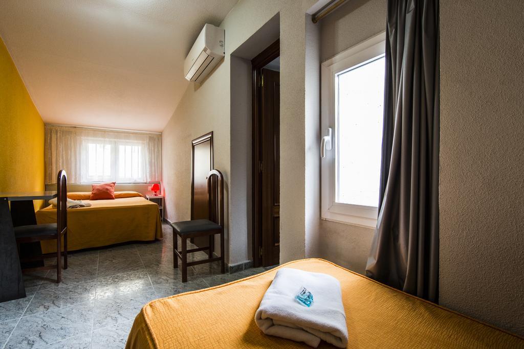 Hostal Escala Luna Salamanca Ngoại thất bức ảnh