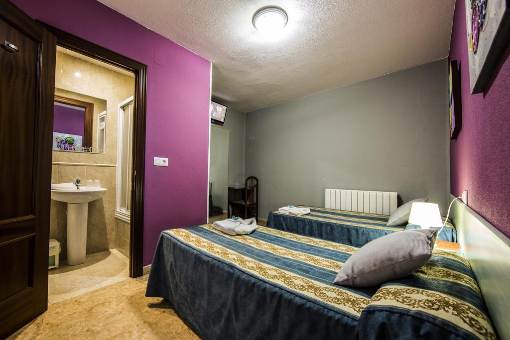 Hostal Escala Luna Salamanca Ngoại thất bức ảnh
