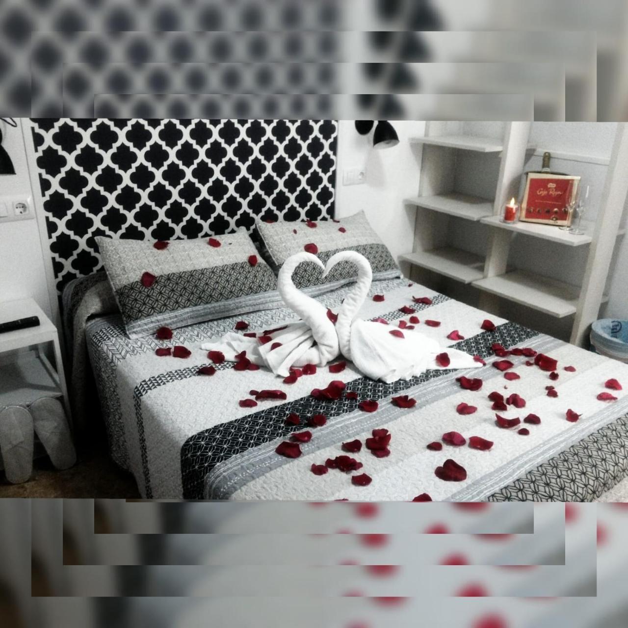 Hostal Escala Luna Salamanca Ngoại thất bức ảnh