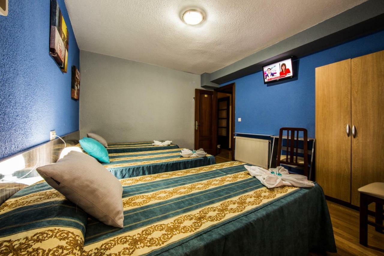 Hostal Escala Luna Salamanca Ngoại thất bức ảnh